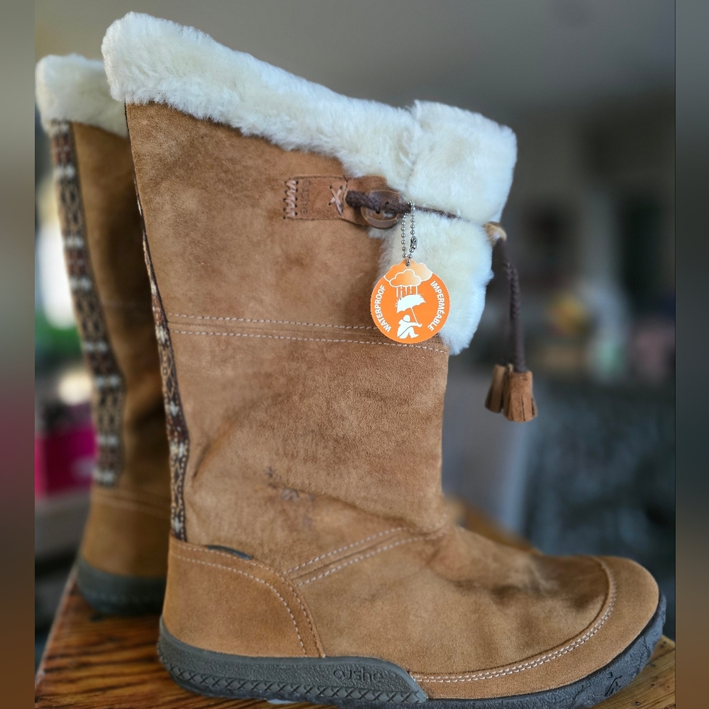 NIB! Cushe Cabin Fever WP Suede Boots size 10